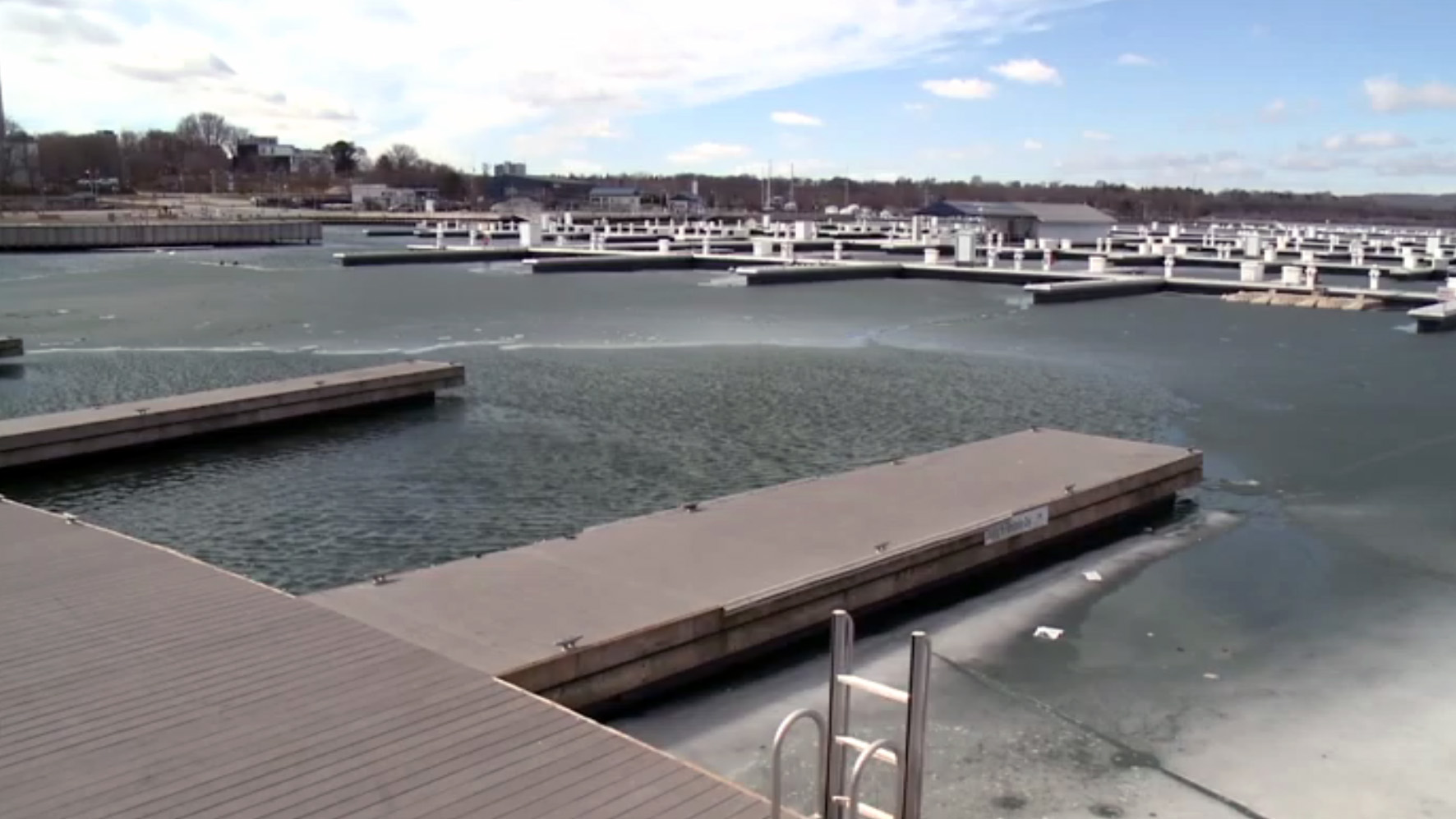 Ice 'extremely unsafe,' Hamilton police say after six end up in water
