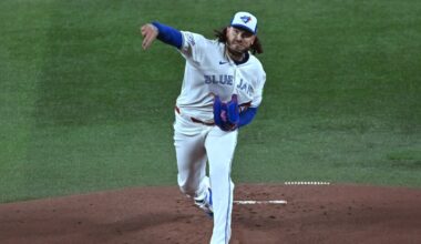 Blue Jays starter Cody Ponce carted off with injury