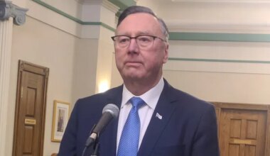 Premier Hopes New Dry Dock Will Attract National Defence Spending