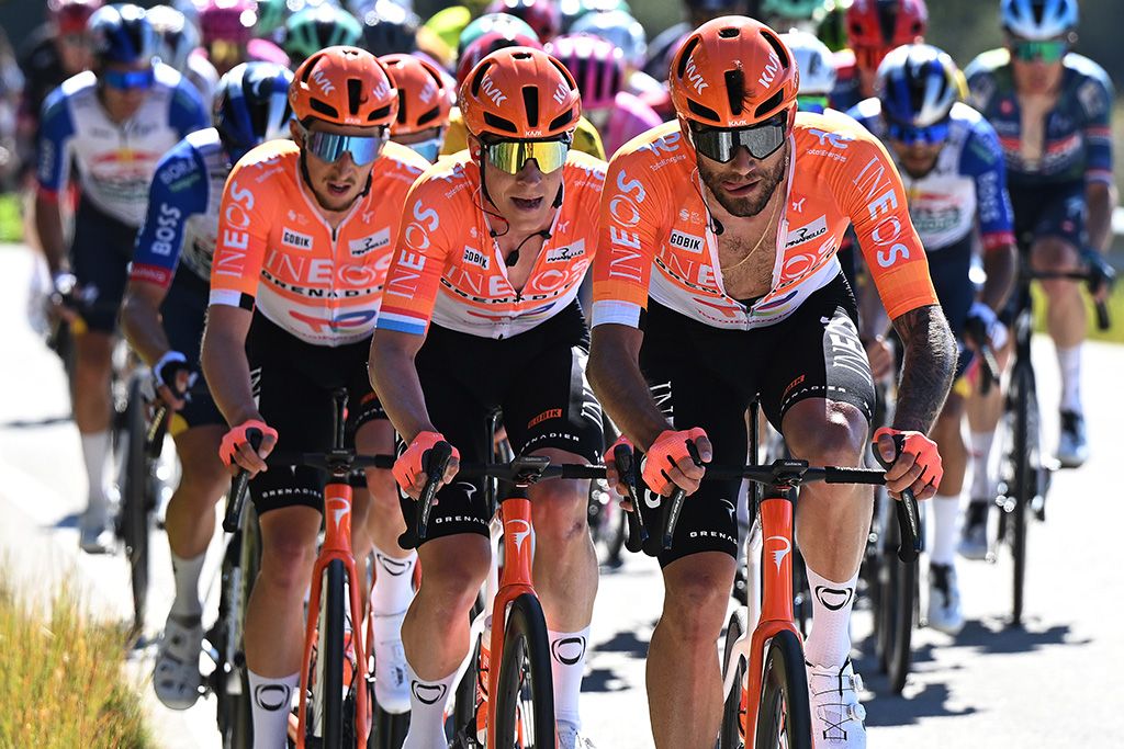 LOULE, PORTUGAL - FEBRUARY 22: (L-R) Bob Jungels of Luxembourg and Filippo Ganna of Italy and Team INEOS Grenadiers compete during the 52nd Volta ao Algarve em Bicicleta 2026, Stage 5 a 148.4km stage from Faro to Malhao - Loule 512m on February 22, 2026 in Loule, Portugal. (Photo by Dario Belingheri/Getty Images)