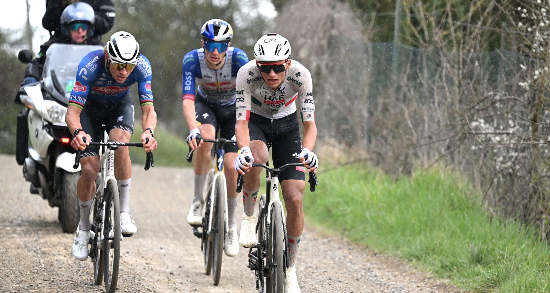 As it happened: Classics star betters GC favourites on gravel finale on stage 2 of Tirreno-Adriatico 2026