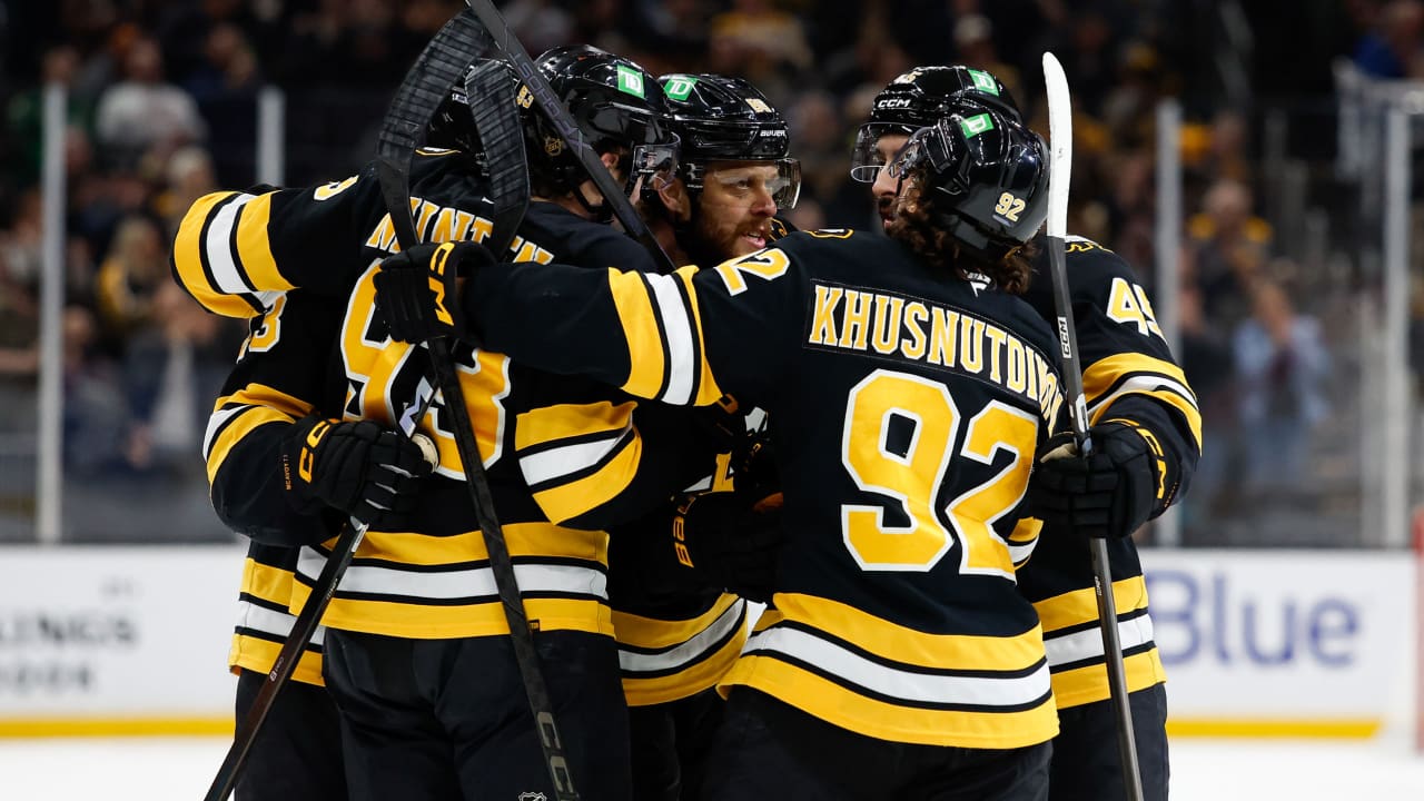 Pastrnak runs point streak to 8, Bruins cruise past Jets