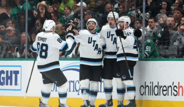 Mammoth score 4 goals in 3rd, end Stars' point streak at 15