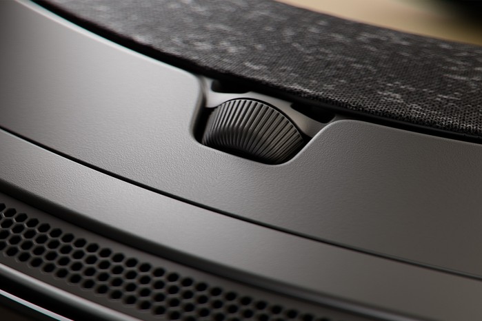 A dial for adjusting the IPD on top of the Steam Frame virtual headset.