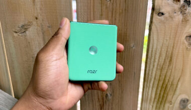 the Motorola Razr 5 in a mint green