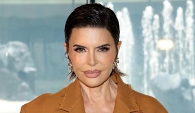 Lisa Rinna Names the Two Rudest Celebs She’s Ever Met | Dionne Warwick, Lisa Rinna, Star Jones | Celebrity News and Gossip | Entertainment, Photos and Videos