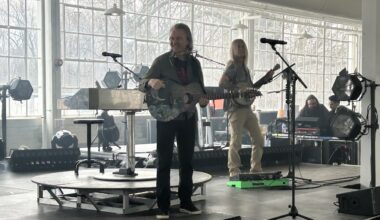 Juno winner Lawrence Gowan performs hits at Mississauga St. Patrick's Day show