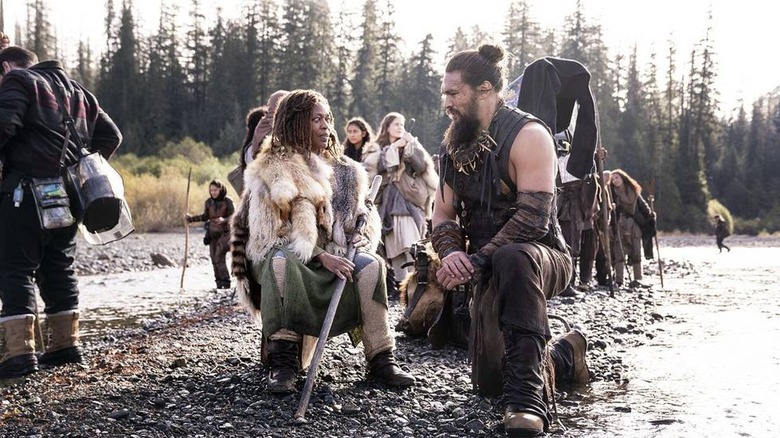 Paris and Baba Vass stopping by a stream in See (2019)