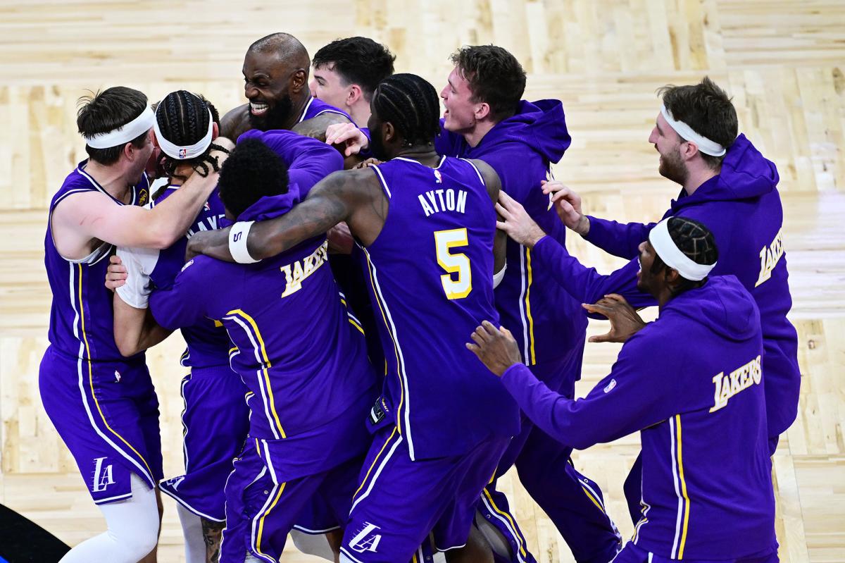 How Lakers thrived during difficult stretch of NBA season