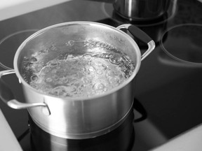 pot of boiling water