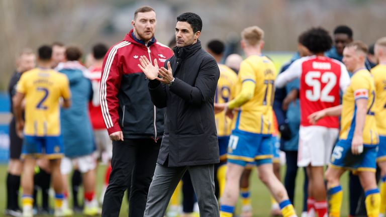 Arsenal manager Mikel Arteta applauding the away fans at the final whistle