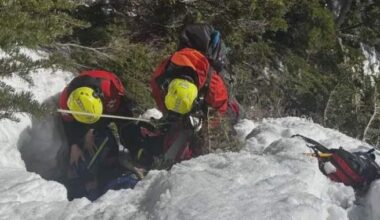 2 hikers among 14 rescued from B.C. mountain, officials say 1 in critical condition
