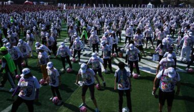Mexico City sets world record for largest soccer class