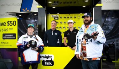 Straight Talk Throws its NASCAR Activation Back to ’09