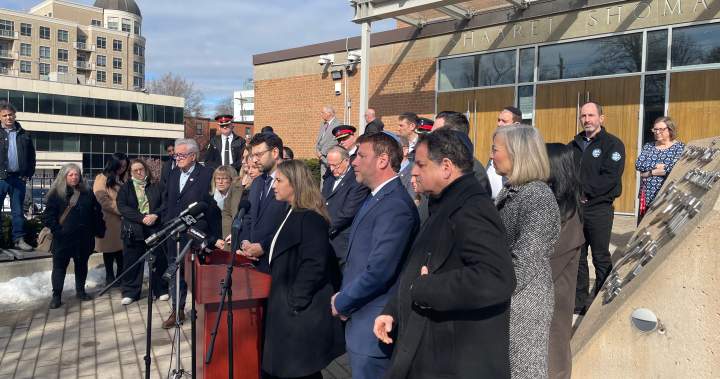 ‘Canada at a crossroads’: Jewish groups call for action after 3 synagogues hit by gunfire