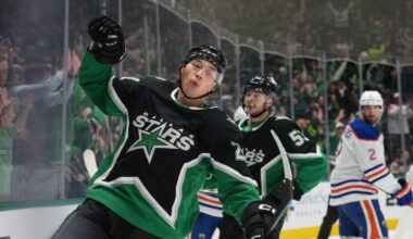 Stars open with 5 straight goals, ease past Oilers to push point streak to 14