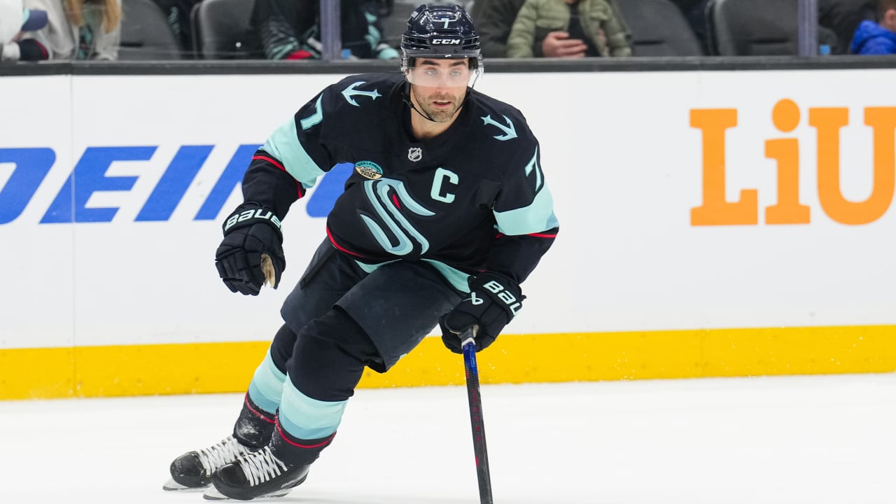 Eberle signs 2-year contract to remain with Kraken