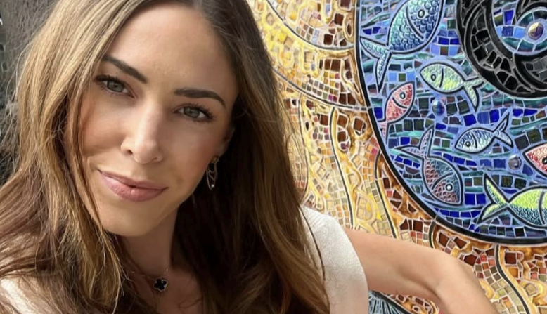 Click to play video: 'Family of Vancouver woman detained after entering U.S. raise alarm'