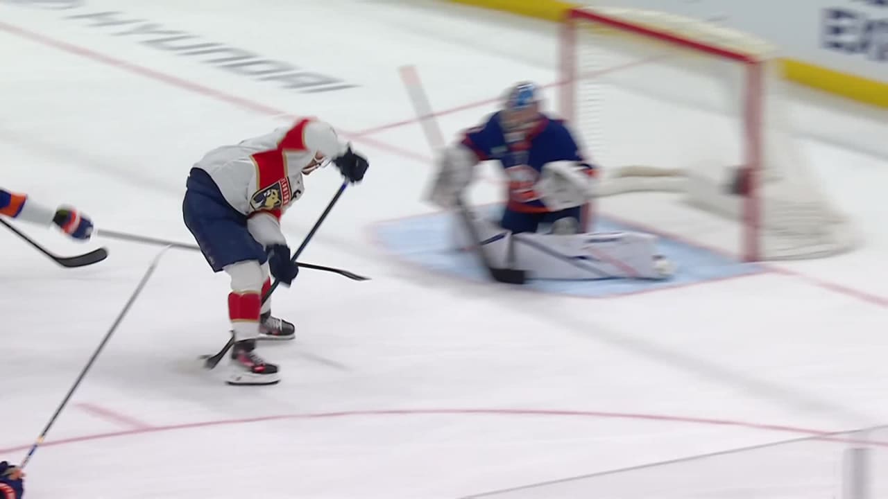 Tkachuk wicked between-the-legs tally | NHL.com