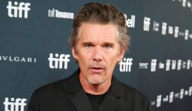 Ethan Hawke's 3-Part Batman Series Is One Of DC's Unique Releases