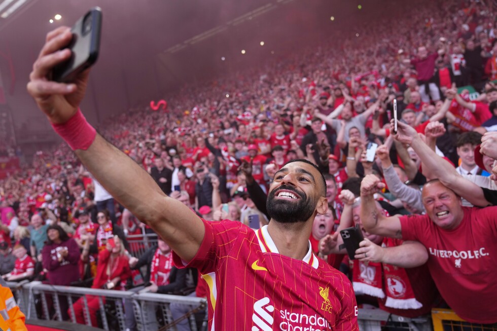 Salah to leave Liverpool at end of season. Star clashed with Slot