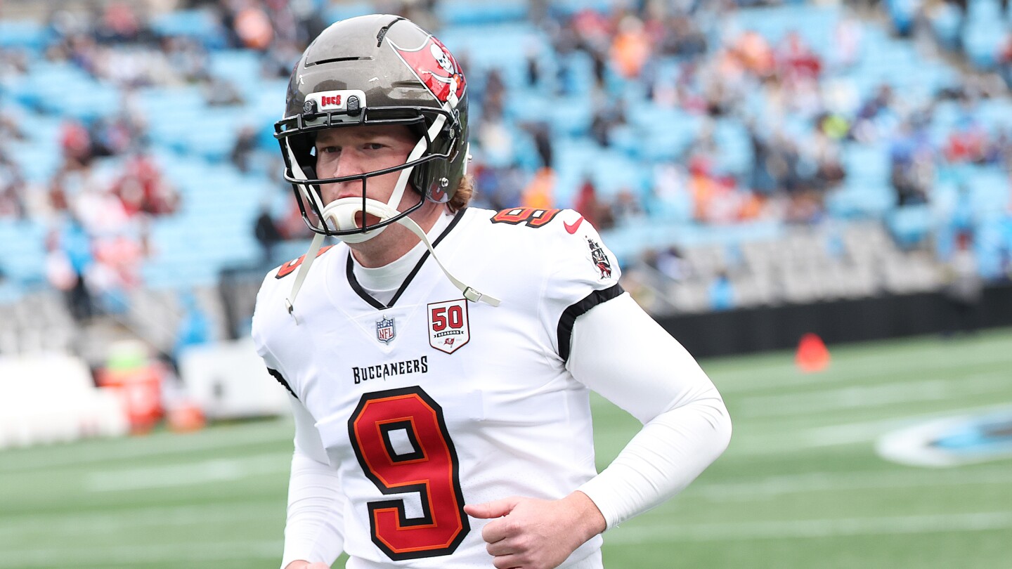 Riley Dixon returning to Bucs after they exercise his option