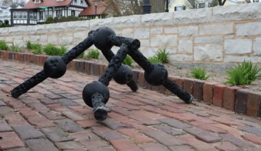 AI evolves indestructible, adaptable robots