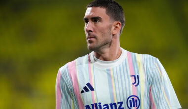 VILLARREAL, SPAIN - OCTOBER 01: Dusan Vlahovic of Juventus looks on prior to the UEFA Champions League 2025/26 League Phase MD2 match between Villarreal CF and Juventus at Estadio de la Ceramica on October 01, 2025 in Villarreal, Spain. (Photo by Aitor Alcalde/Getty Images)