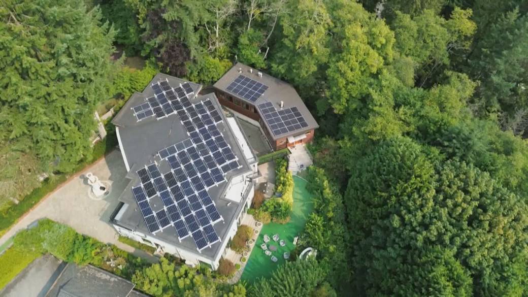 Click to play video: 'Battle over illegal West Vancouver building going to court'