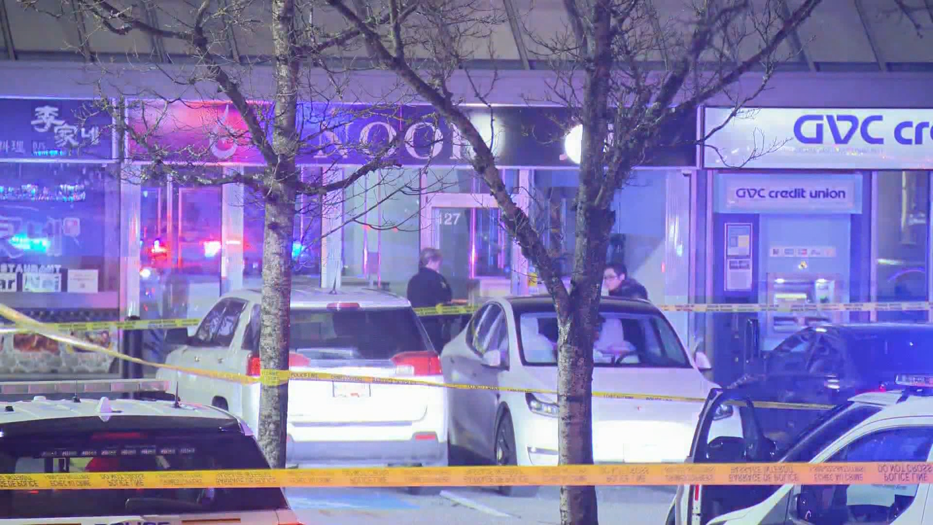 Click to play video: 'Botched jewelry store robbery trial begins'