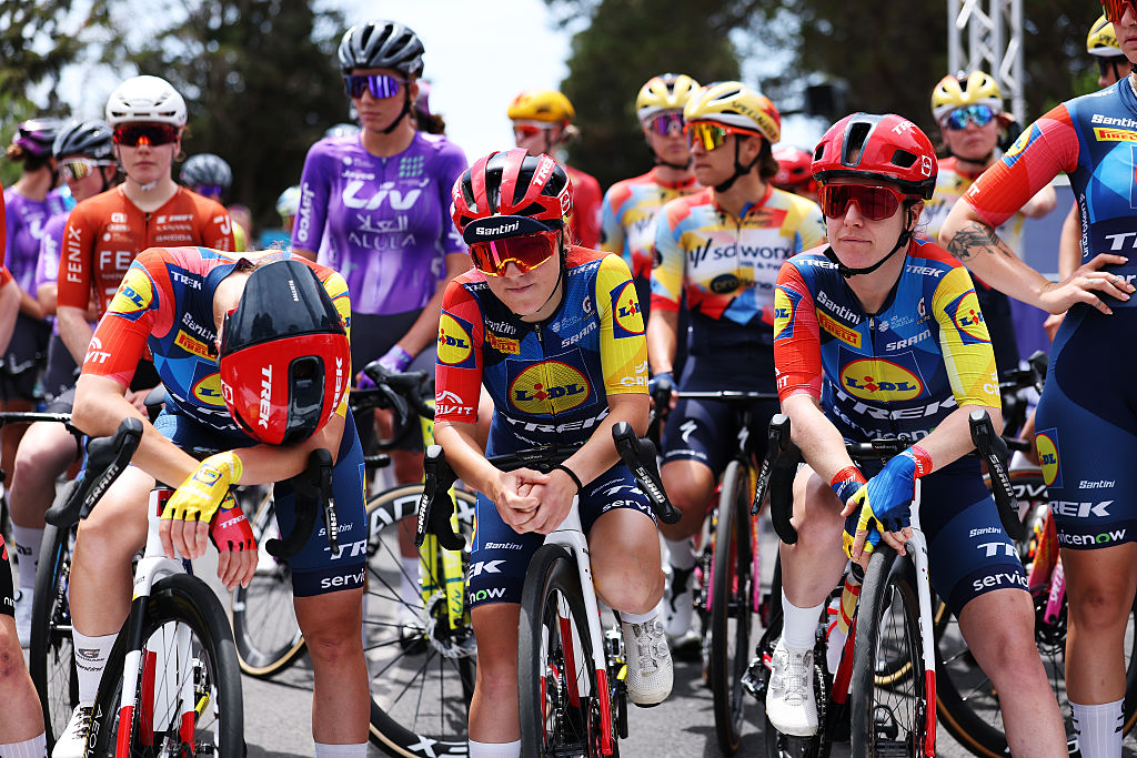 Gaia Realini (c) with her Lidl-Trek teammates before her first race in Australia this January
