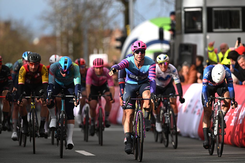 Dylan Groenewegen wins Ronde van Brugge from a reduced bunch sprint