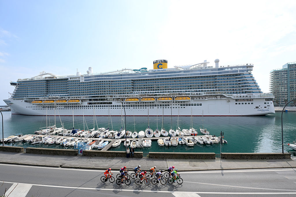 SANREMO, ITALY - MARCH 21: A general view of the peloton competing during the 8th Milano-Sanremo Donne 2026, Women's Elite a 156km one day race from Genova to Sanremo / #UCIWWT / on March 21, 2026 in Sanremo, Italy. (Photo by Tim de Waele/Getty Images)