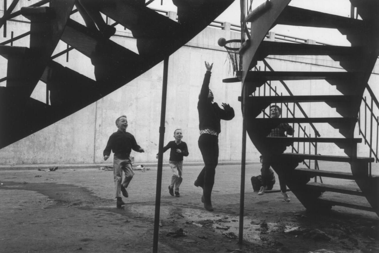 Kids playing in Pointe-St-Charles in 1968