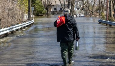 As river levels rise, nearby residents take it all in stride