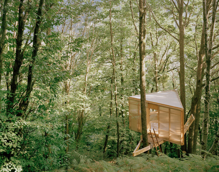 Writing Cabin / Olin Petzold - Exterior Photography, Wood, Forest