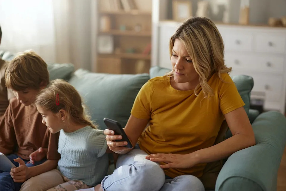 Seeing Momfluencer content can harm mothers’ health — especially new moms. But researchers say they have solutions to help reduce negative impacts (Getty Images/iStock)
