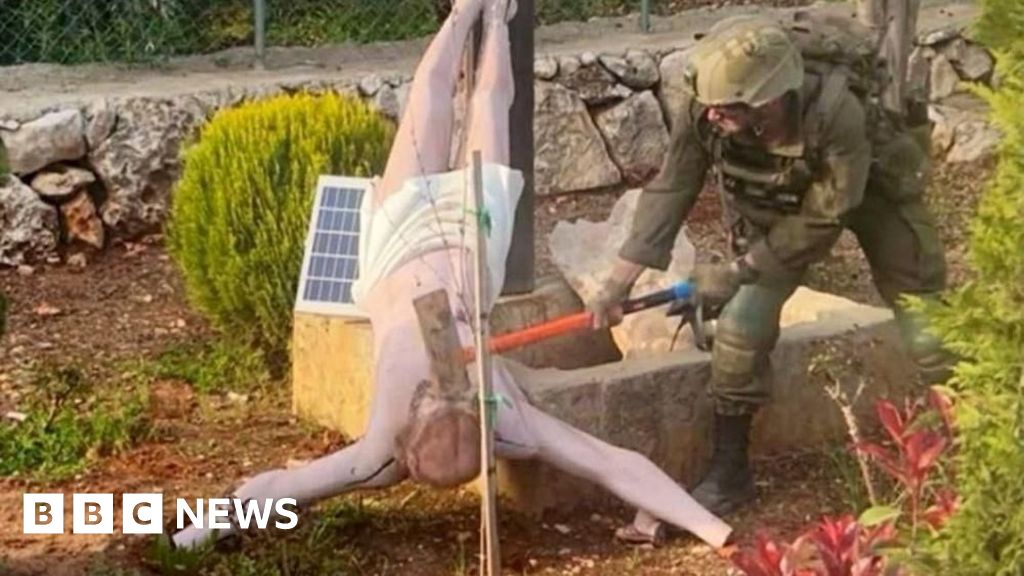 Outrage over Israeli soldier's vandalism of Jesus statue in Lebanon - BBC