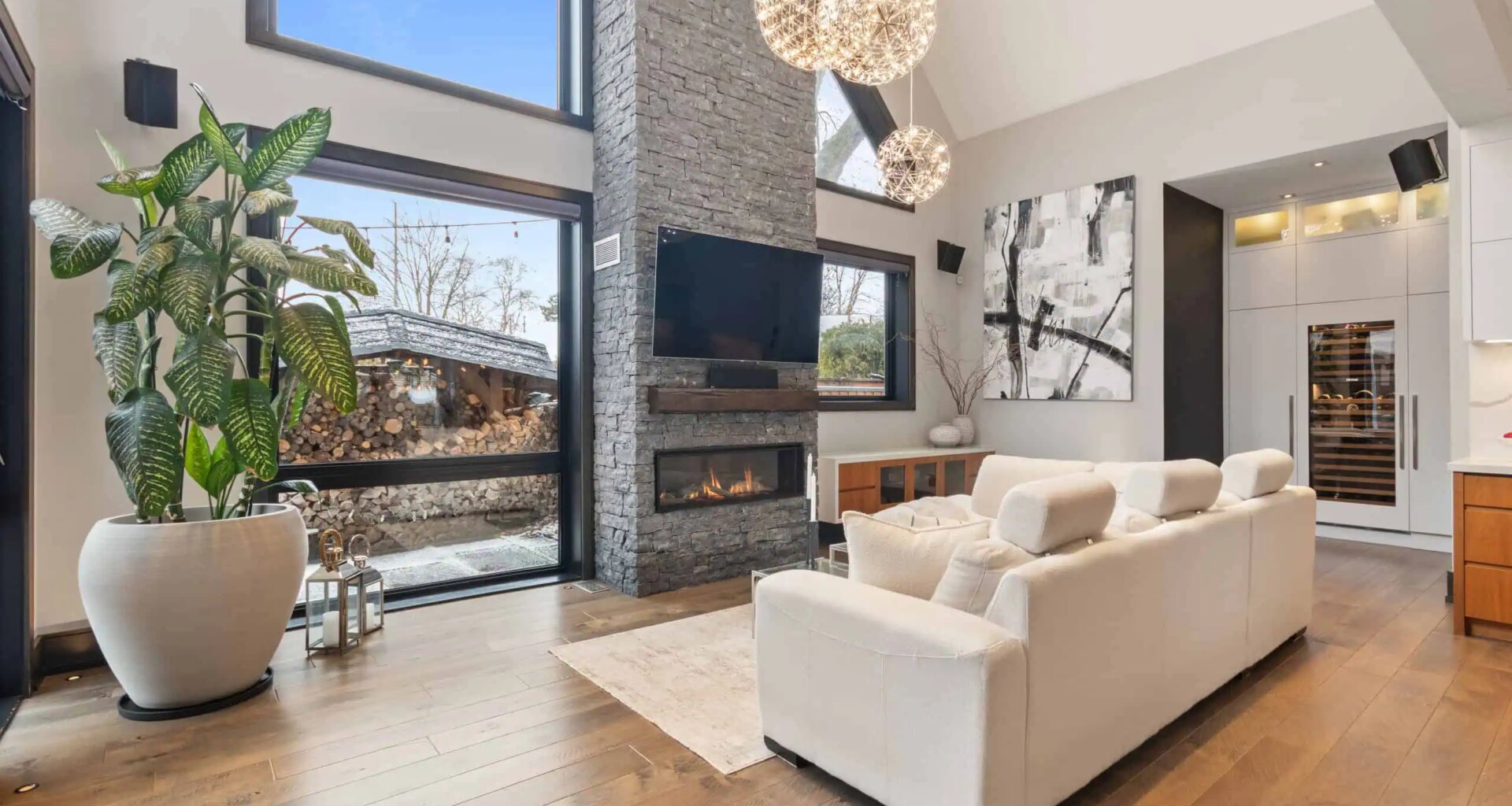 House of the week: Modern family home with stunning stone fireplace in Mississauga