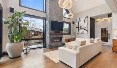 House of the week: Modern family home with stunning stone fireplace in Mississauga
