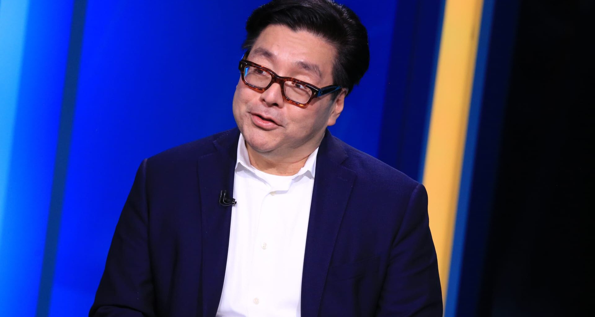 Tom Lee says it's 'very probable' stocks will sail past 7,700 this year