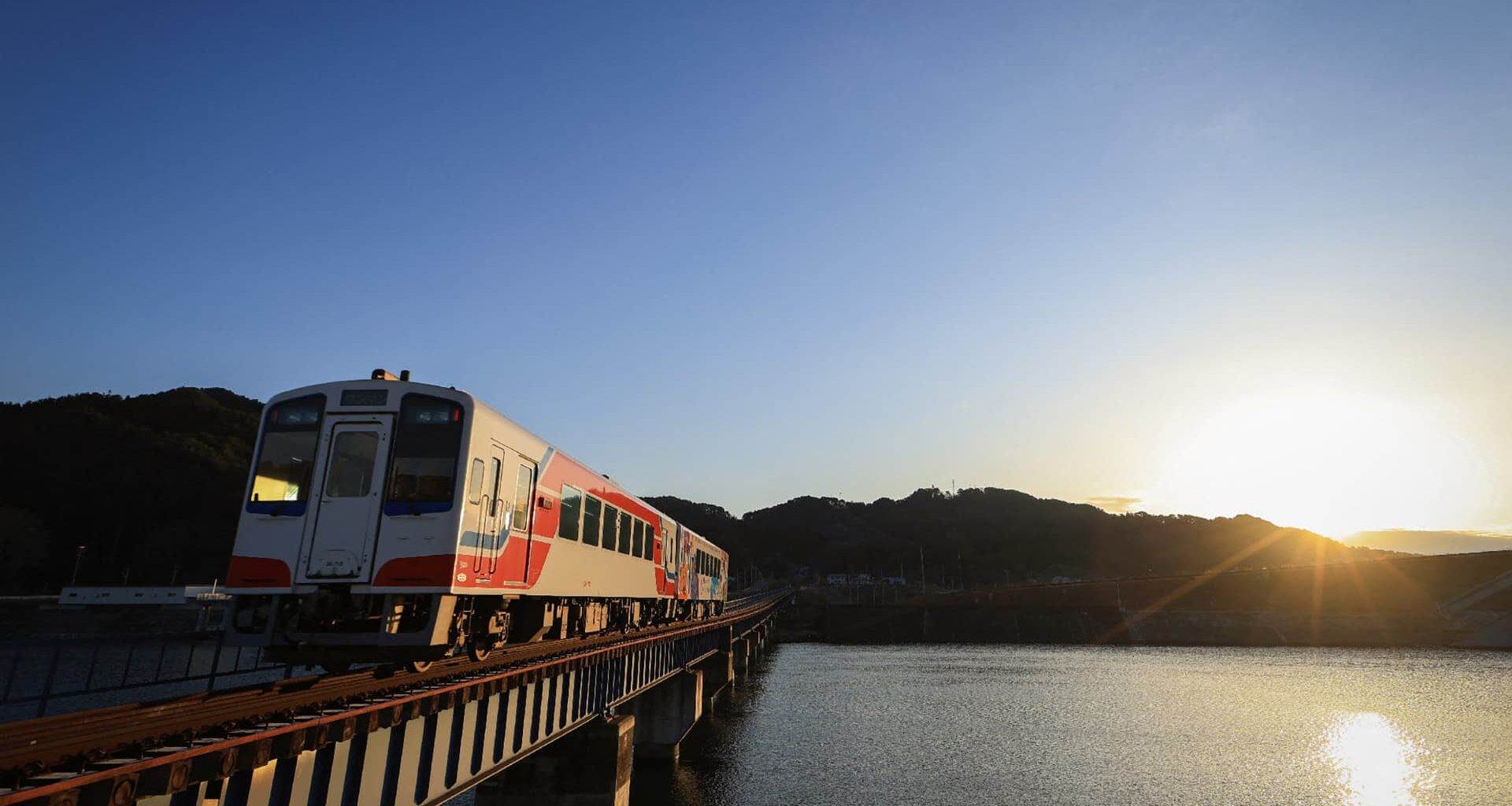 Major 7.5-magnitude quake hits off Japan, tsunami warning issued