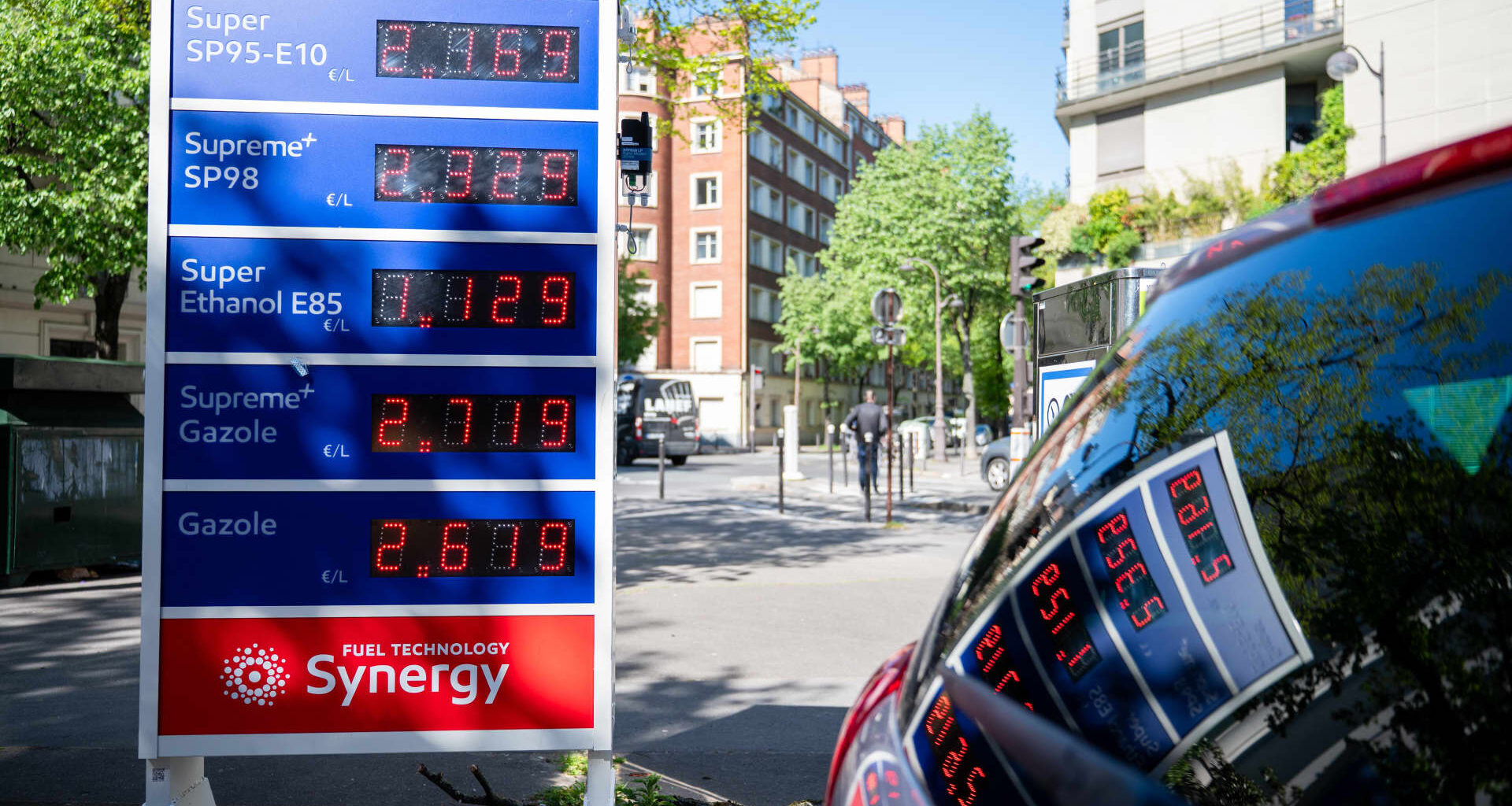 Euro zone inflation jumps to 3% as economic growth almost stalls