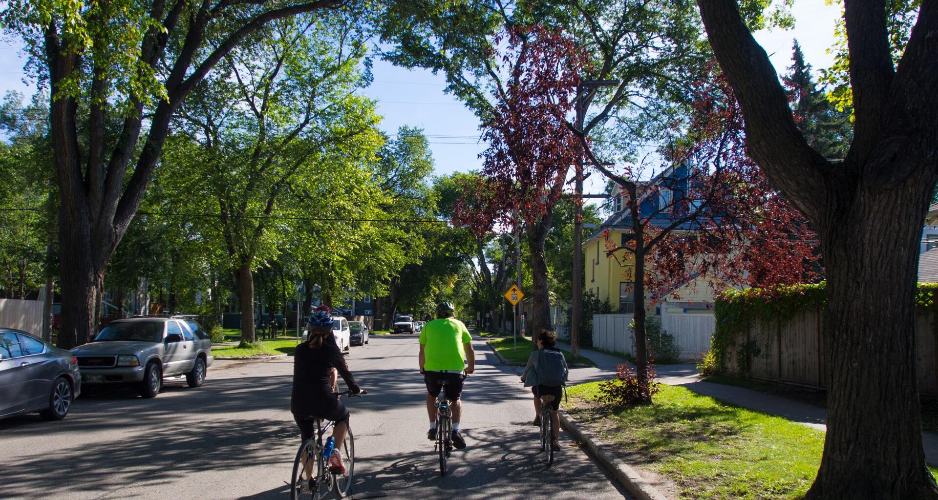 Winnipeg lowers speed limits on key bike routes for summer season