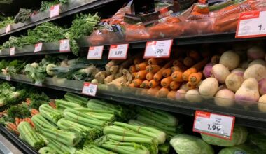 Food prices surge pushes Canadians to seek free groceries as demand rises in Calgary