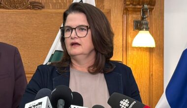 Beck stands firm as federal NDP calls for unity despite disagreements on fossil fuel