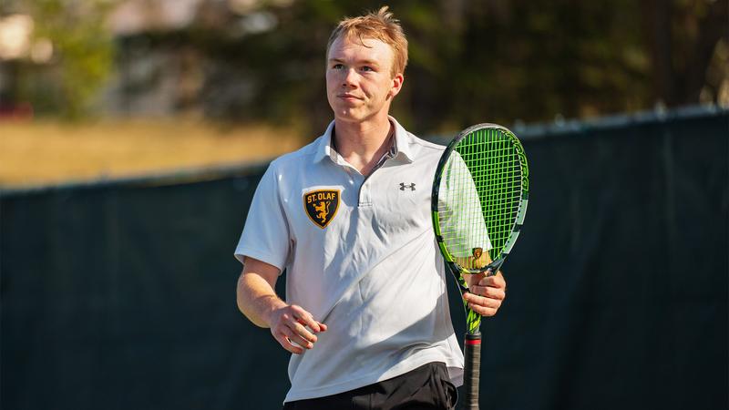 Vanderwerf wins twice in men's tennis' loss to Millikin