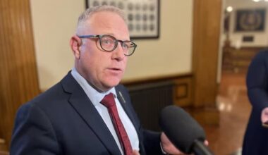 Long-term care budget increase met with criticism from sector, MLAs