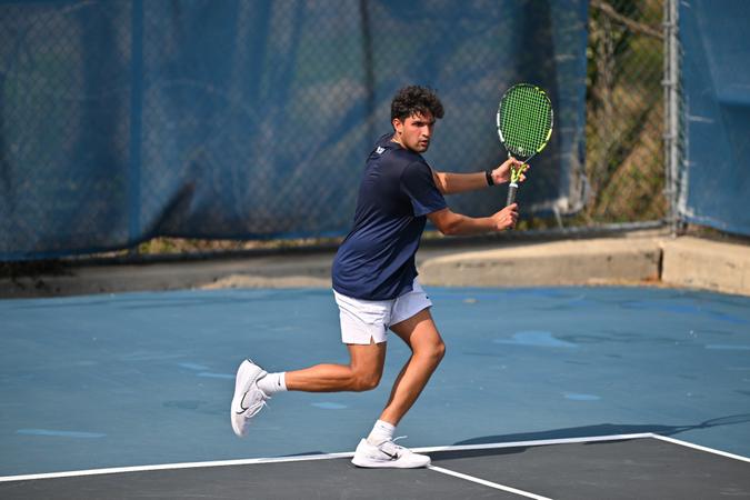 Men's Tennis Drops Wednesday Match To Rider, 5-2