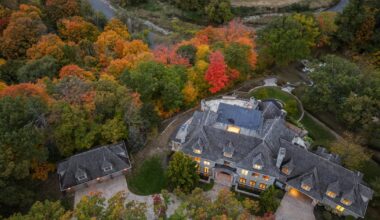 This nearly $20M Mississauga home has private golf course access. Here’s a look inside – CP24